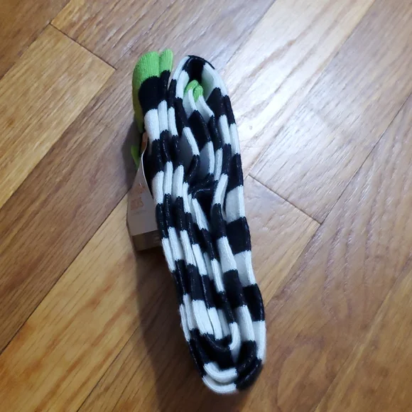 1 Pair of Stripped Thigh High Socks With Green Bows NWT - Picture 8 of 8